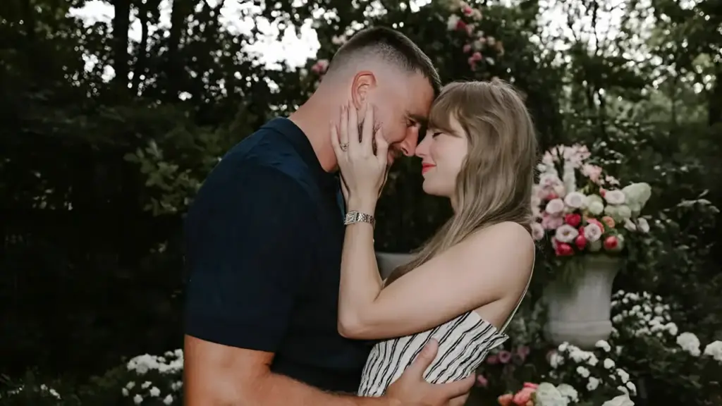 ‘Tu profe de inglés y tu profe de gimnasia se van a casar’: Taylor Swift y Travis Kelce anuncian su compromiso Travis Kelce y Taylor Swift / Instagram Taylor Swift